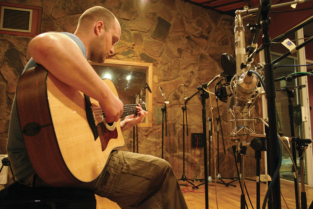 Guitarist in Studio